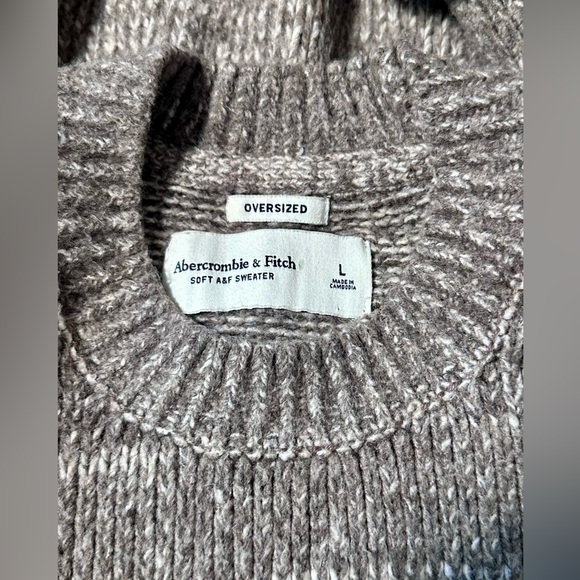 Abercrombie & Fitch Sweater - Picture 3 of 3